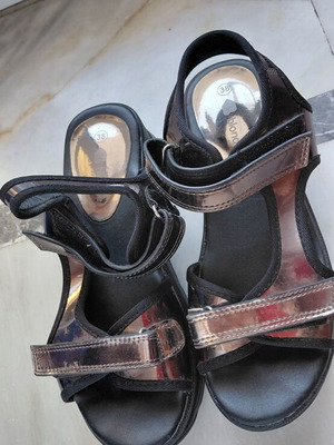 Women's platform sandals, black, size 38, patent leather with scratches