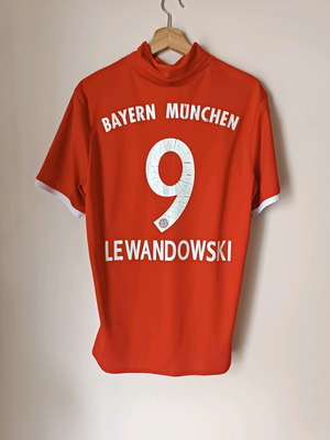 Bayern Munich 2016/2017 Lewandowski football jersey used, size L