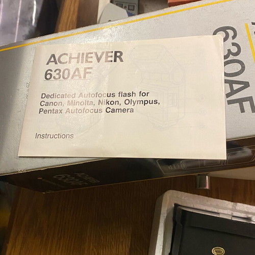 Achiever 630AF flash like new with box and 3 color filters