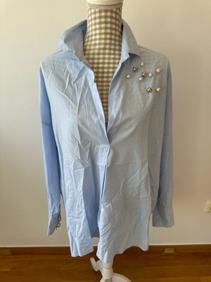Zara πουκάμισο oversized μεταχειρισμένο με πέρλες στα μανίκια και μπροστά, small