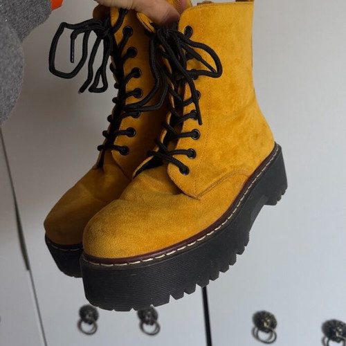 Boots size 40 like new, yellow orange