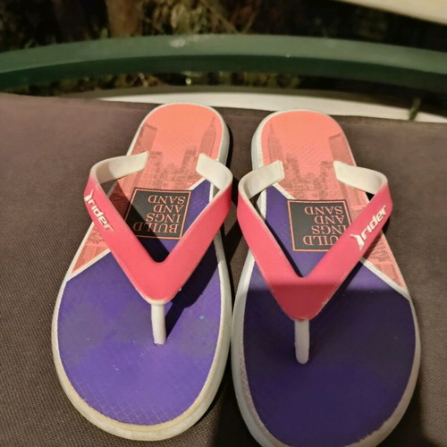 Rider children's flip-flops size 33 like new, multicolor