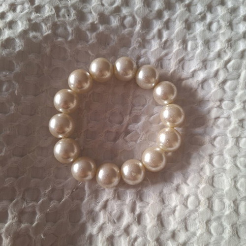Elastic bracelet with pearls and gift pearl earrings like new
