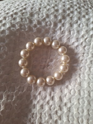 Elastic bracelet with pearls and gift pearl earrings like new