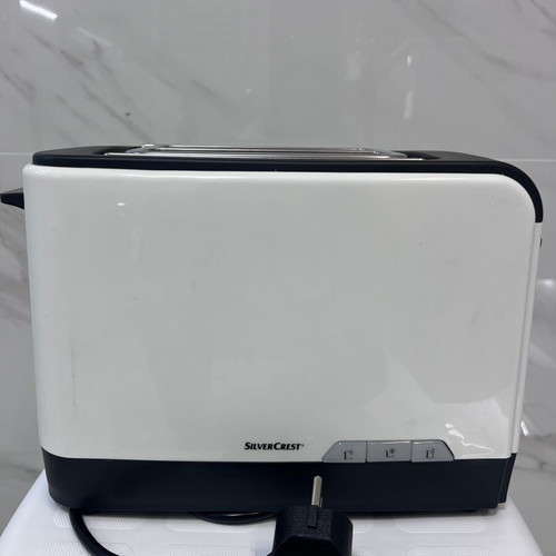 SilverCrest toaster with defrost and reheat functions