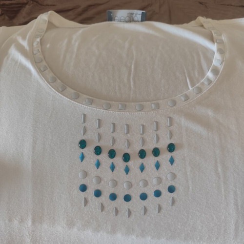Viscose T-shirt like new, gold color, sizes XL and XXL