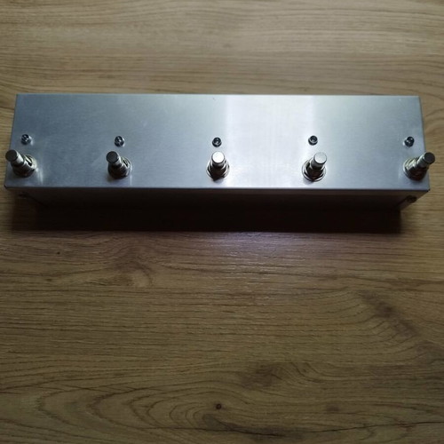 Buzz Electronics 4-Button Looper like new with Amp Channel switch