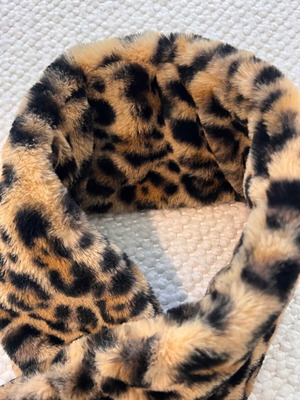 Fur leopard scarf new