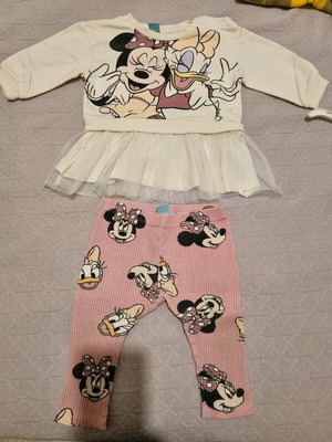 Disney baby set 9-12 months like new