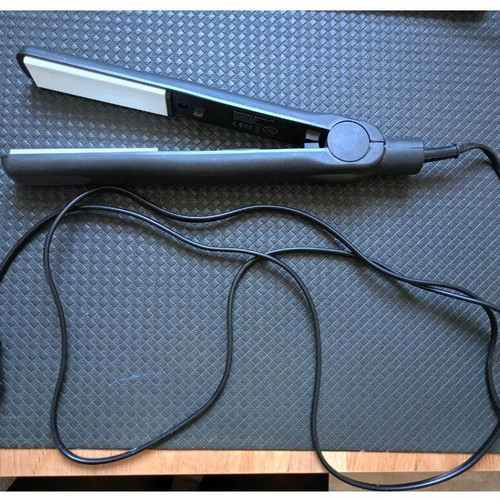 OEM Energy Mairlyn Hair Straightener like new with ceramic plates