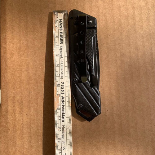 Force Elite folding knife used with blade lock