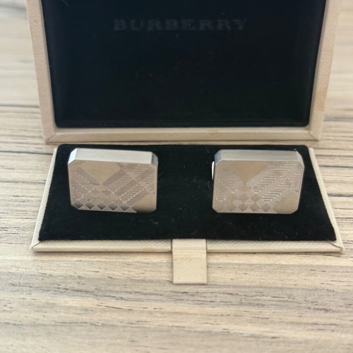 Burberry cufflinks like new, silver