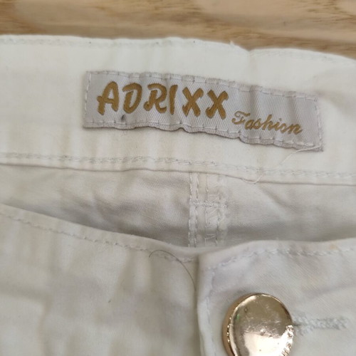 Adrixx Fashion white cotton shorts with cuff