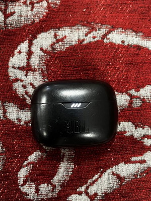JBL Tune Buds charging case used, without earbuds