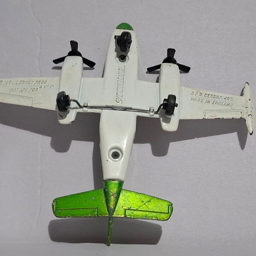 Matchbox Sky-Busters Diecast SB-9 Cessna 402 Jet Airplane used