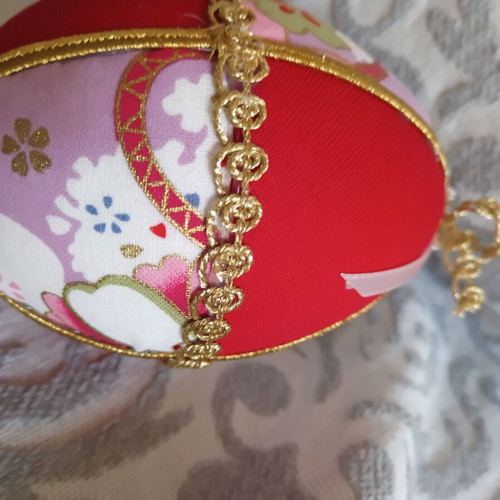 Large Easter egg 14cm like new with red and printed fabrics