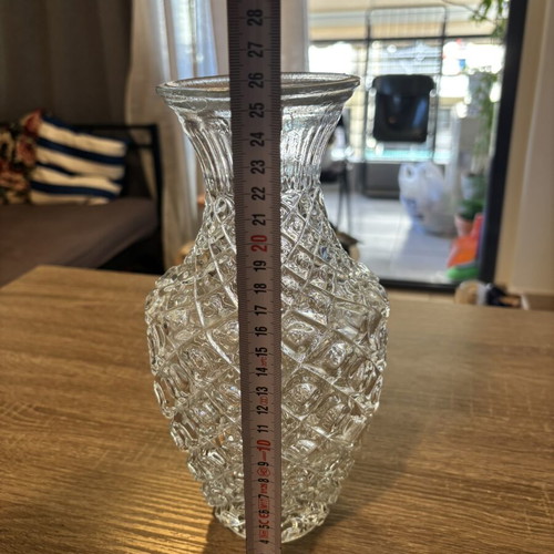 Glass vase with beautiful design like new