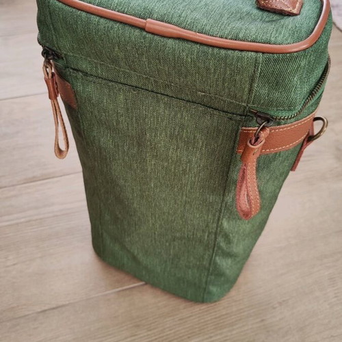 Harrods insulated bag like new, for wine bottle and 2 glasses