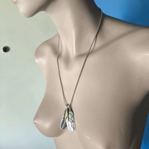 Punk hip hop pendant with feathers new, multicolor