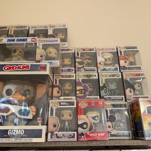 Funko Pop collection 59 pieces like new with large size