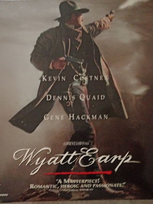 Wyatt Earp Laserdisc like new, 1994