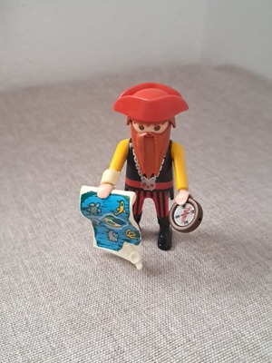 Playmobil κοκκινογένης πειρατής
