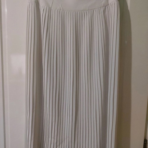 White skirt with 1.5 cm pleats, used, handmade