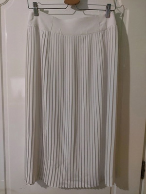 White skirt with 1.5 cm pleats, used, handmade
