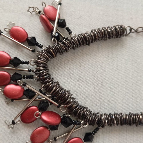 Necklace vintage with unique details, like new