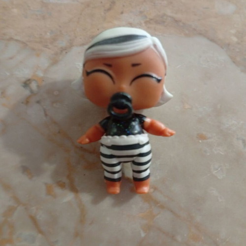 Lil Witchay collectible L.O.L. Surprise! figure