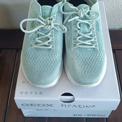 Geox Respira women's athletic shoes size 37 like new multicolor