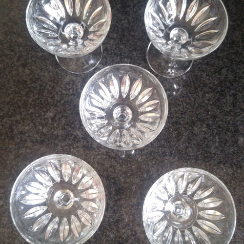 Stemmed champagne or cocktail glasses set of 5, like new, carved design