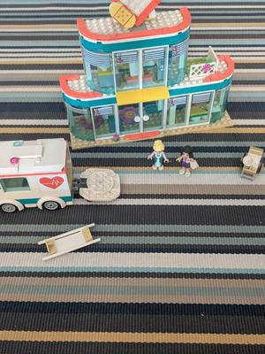 LEGO Friends hospital with ambulance, stretcher & 2 figures