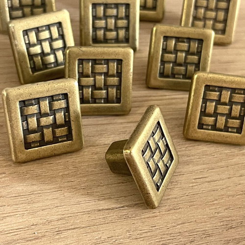 Set of 10 classic brass cabinet knobs