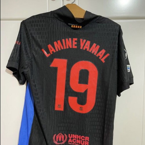 Lamine Yamal away jersey like new, size large