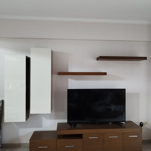 TV unit like new with two shelves and two cabinets