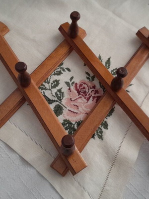Wooden Folding Wall Hanger Vintage Style with 10 Hooks like new