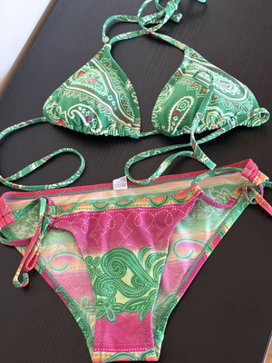 Club Neuf bikini set used, size 36, colorful green