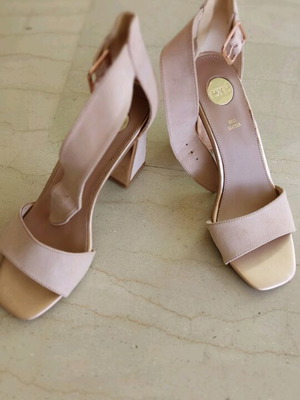 Exe women's summer sandals size 38 pink like new with unique heel
