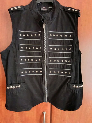 Vest used in very good condition, size M