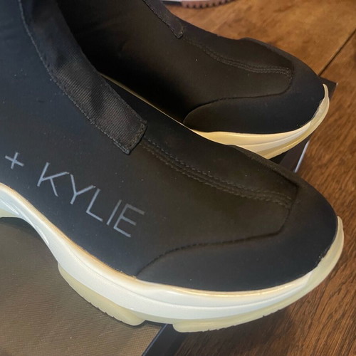 Sneakers Kendall + Kylie like new, size 38, black