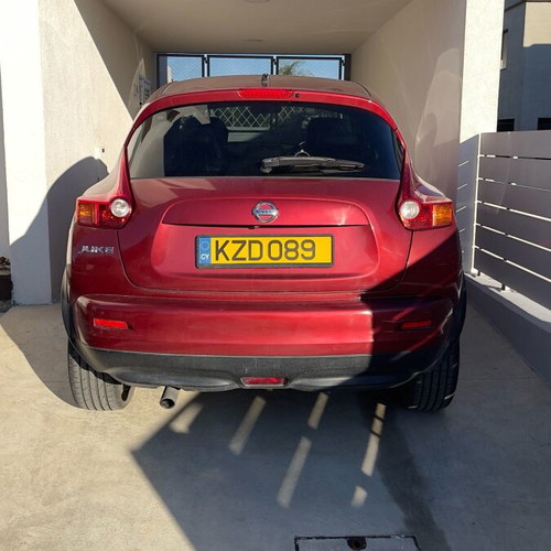 Nissan Juke 2011 1.6 automatic used, red