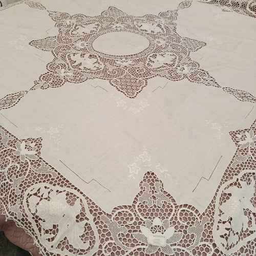 Handmade tablecloth new, approximately 170 × 170cm