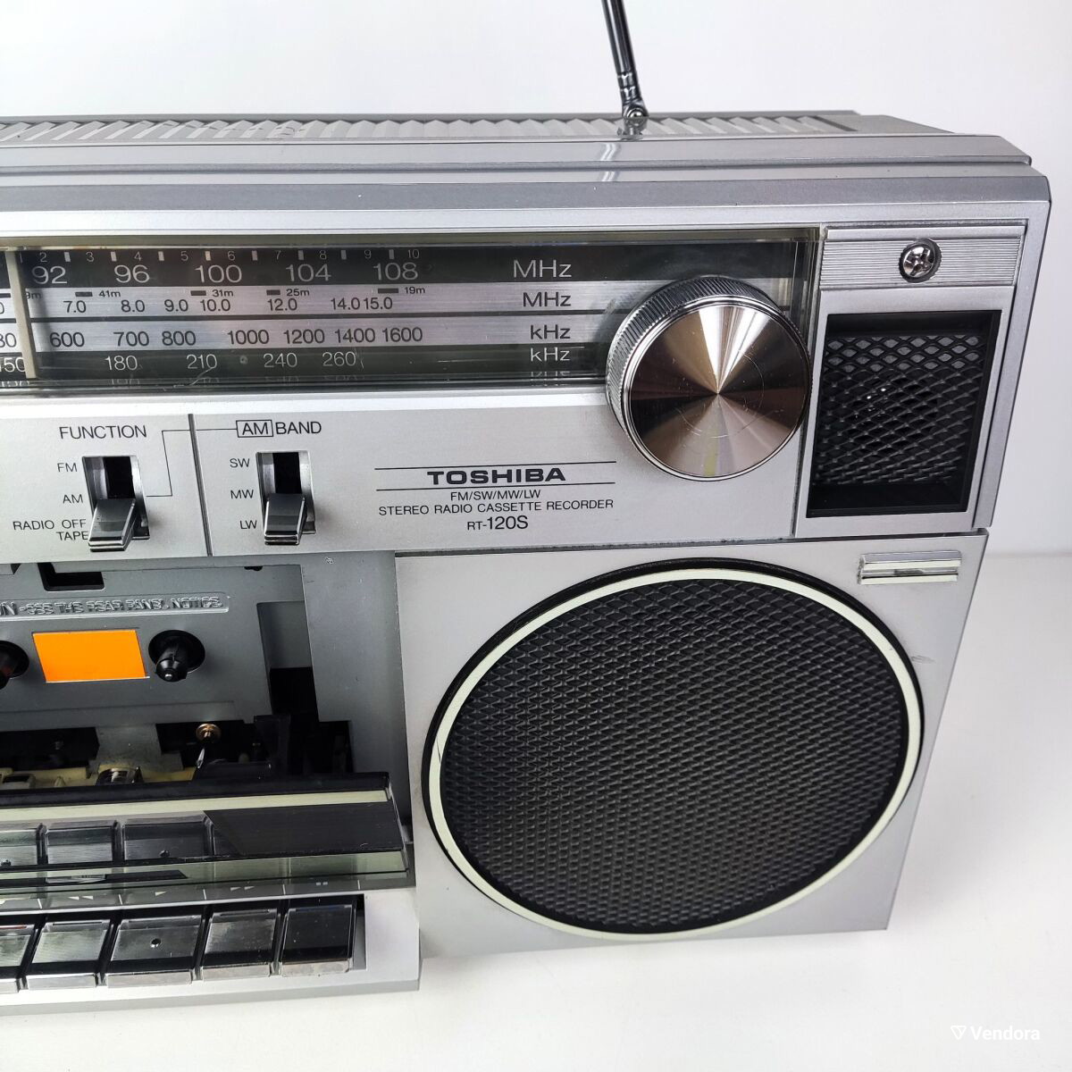 Boombox ghettoblaster Toshiba RT-8740S de segunda mano por 400 EUR en A Malata en WALLAPOP