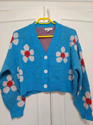 Vintage crop cardigan long sleeve V-neck like new, wide fit