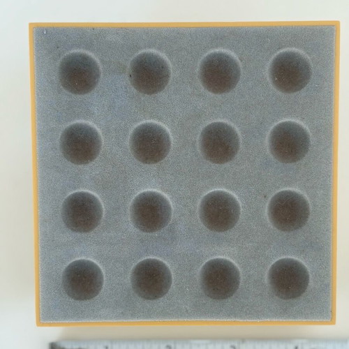 Display stand used for small stones or pendants