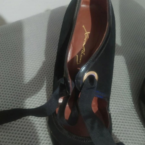 Chaniotakis black pumps like new