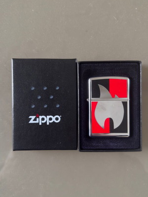 Zippo Mismatched 20947 new with high polish chrome and design