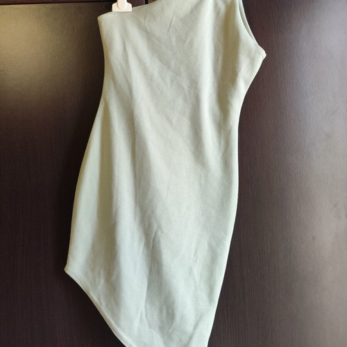 Short dress size M light green like new, slim fit
