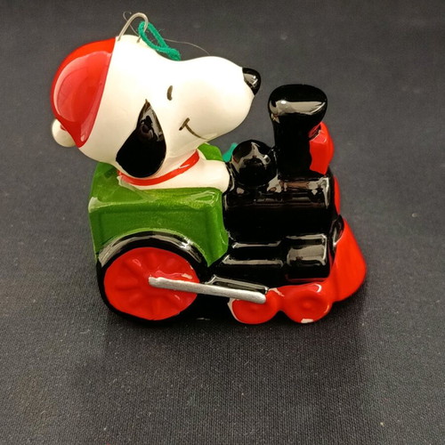 Porcelain Christmas decoration Peanuts Snoopy train like new 1958-79